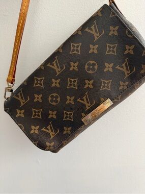 Louis Vuitton Monogram Favourite PM Vintage Piece